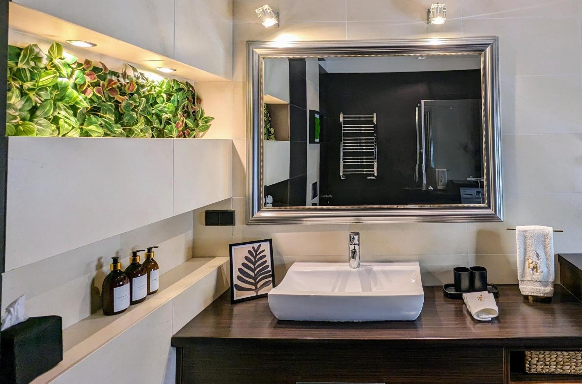 Bella Luna Luxury Suites - Chic Residence In Historic Square Варшава Екстер'єр фото